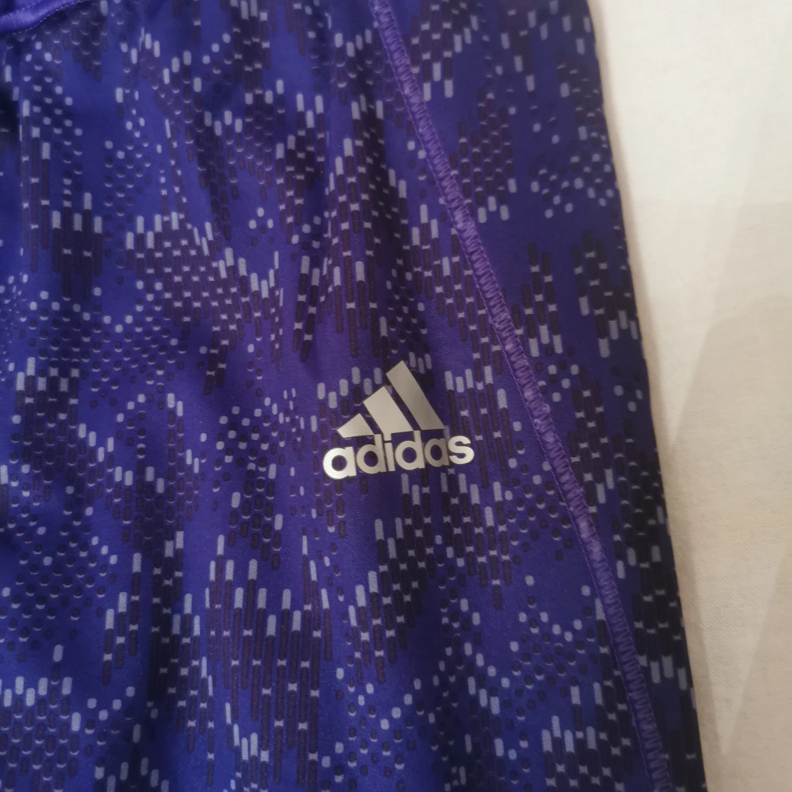 Tränings tights i märket Adidas  - 90