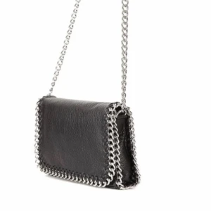 Tiamo väska - OBS! Svart inte grå.💓En Svart Tiamo väska. Sparsamt använd. Fråga för fler bilder❤️