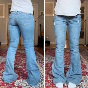 low waist jeans  - jättefina blåa low waist jeans💖 midja - 36 cm innerben - 81 cm passar mig som är 168 cm💖