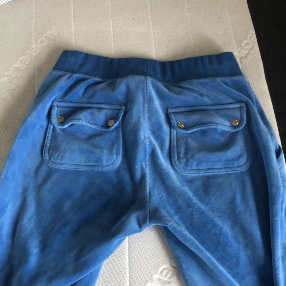 Säljer detta blåa sättet  - 90