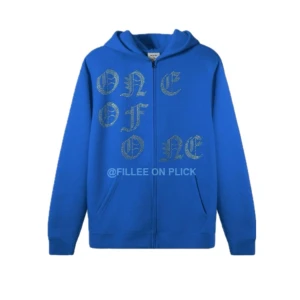 One of one tröja - Oanvänd, snygg och vacker tröja med alla reinstone kvar. Den går på runt 1500 kr som ny. Kan sänka priset såklart vid snabb affär. Skickar alltid samma dag. 