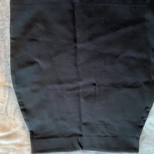 Kjol - Svart kjol inköpt på Cubus, endast testad storlek XS. Inköpt för 199kr säljer för 49kr 