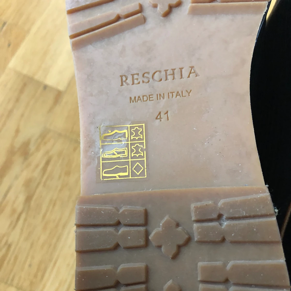 Kängor, Reschia - 92