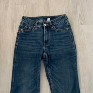 Jeans  - Säljer dessa jeans ifrån H&M och har aldrig kommit till användning längre. 