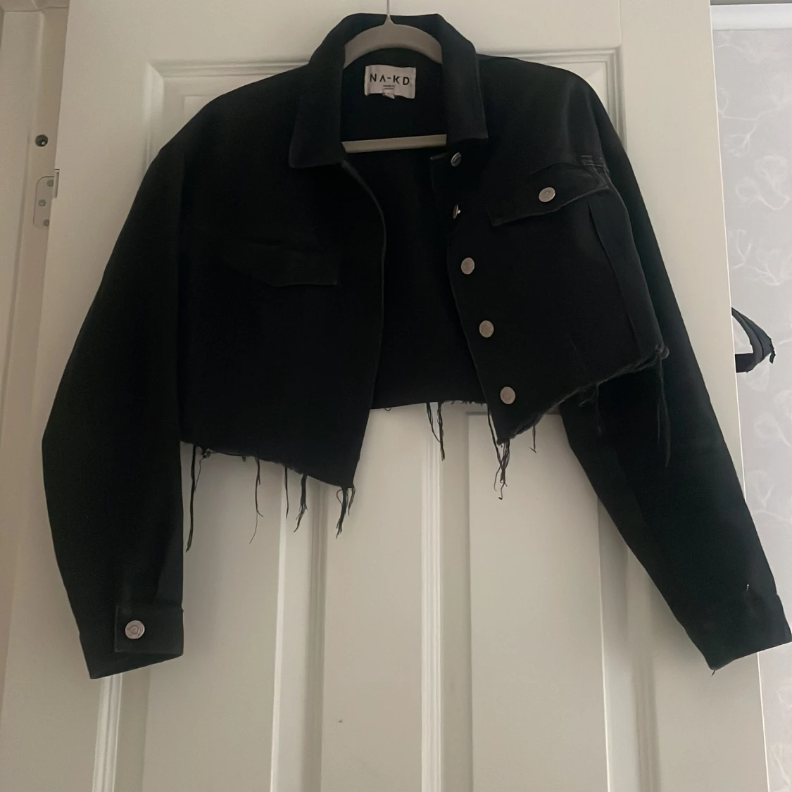 Svart kroppad jeansjacka 