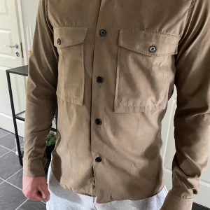 Ljung Skjorta - Ljung By Marcus Larsson Skjorta Aldrig använd Storlek: S