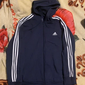 Adidas - Bra skick som ny