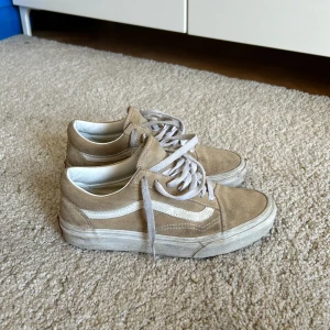 Vans  - Riktigt feta men använda vans i storlek 36🤩 hör av dig vid minsta möjliga fråga 😁 Mvh Vincent 