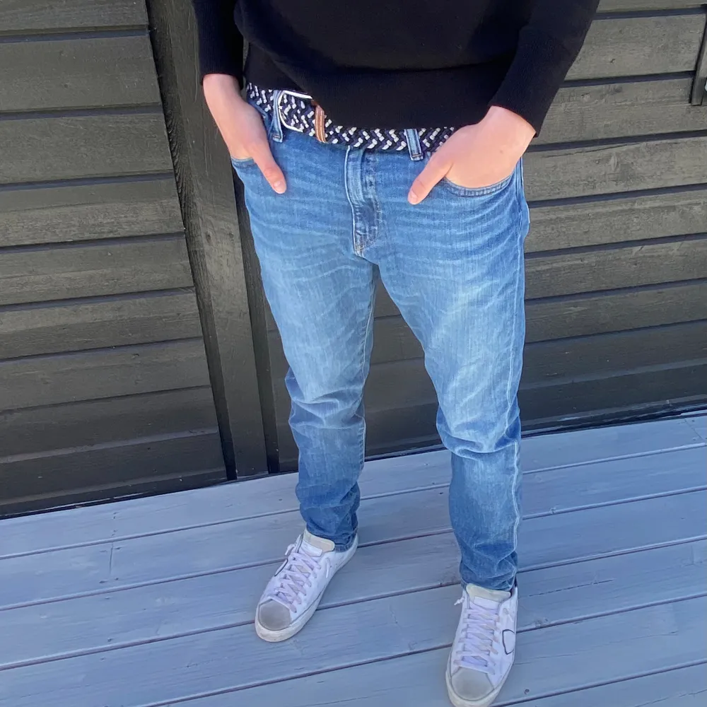 Skick 9/10 modellen på bilden är 165cm säljs för 600kr ny pris 1200kr. Jeans & Byxor.