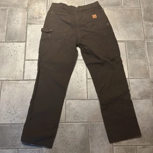 Carhartt carpenter pants - Den är w30 l32 och knappt använda max 5 gånger. Säljer pga att jag vill byta stil