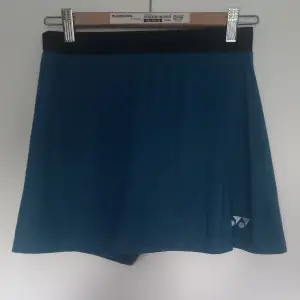 Blå Tennis Kjol med inbyggda shorts under😘