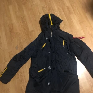 Alpha jacka - Okej skick