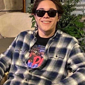 Marcus rolf flanell, intressekoll - Kör en intressekoll på en likadan skjorta som rolf hade förut, finns knappt några idag. Bra skick. Storlek S. Skicka bud, om högt nog säljer jag.