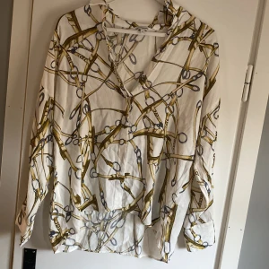 Blus  - Bra skick  Blus