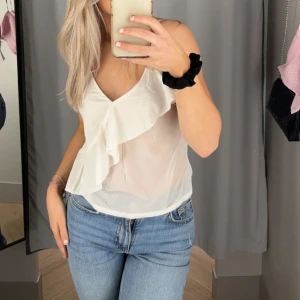 Sommartopp - Jättefin topp från hm! Aldrig andvänd🤍