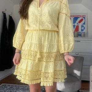 Fin sommar klänning  - Jättefin ny sommar klänning andvänd förra året men passar inte mig längre💗💗