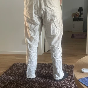 Linne byxor - Linne byxor från uniqlo som är för stora. Använt två gånger. 
