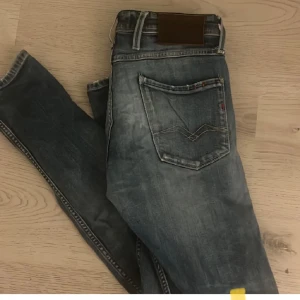 Replay jeans  - Inga defekter säljer för att dom är för små dm för bilder !