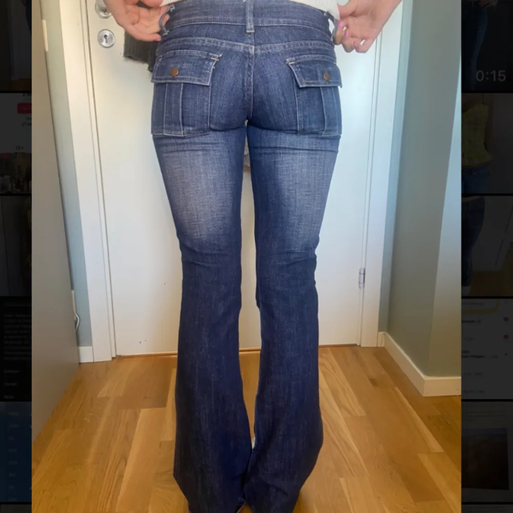 Säljer dessa skit snygga diesel jeans storlek 32/25/ XS med dubbelknapp! Innerbenslängd 80 cm  Midjemått 35 cm Ytterbenslångd 97 cm Benvidd längst ner 23 cm❤️ Säljer för 450! . Jeans & Byxor.