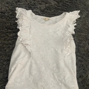 Volang topp - Superfin volang topp ! Superfin till sommaren💕