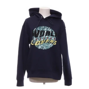 Sandro Paris hoodie - Jättefin hoodie från Sandro Paris. Helt oanvänd och i superbra skick. Köpte på sellpy för 700kr❤️