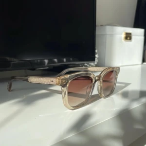 CHIMI  - Säljer mina 02 CHIMIS i färgen ECRU, använda två gånger och köpta i början av 2023 för 1100kr. Ny skick, pris kan diskuteras