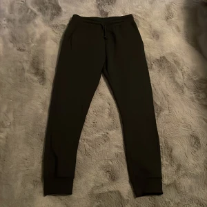 FSBN MJUKISBYXOR  - Mjukisbyxor till salu. Köpte dom för ca 1 år sedan men jag har Max använt dom 5 gånger.😀