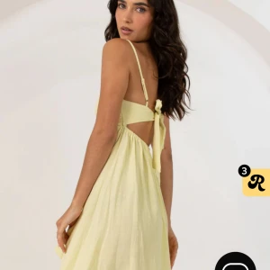 Gul linneklänning - Nyköpt och oanvänd, nypris 650 kr