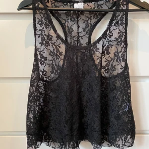 Spets linne😍 - Så gullig spets linne som tyvär inte kommer till andvändning för att det är lite förstort❤️