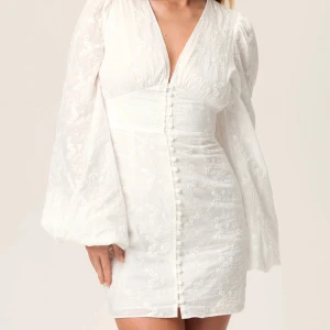 Adoore Florence Dress - Jättefin adoore florence dress i storlek 40, nyskick!