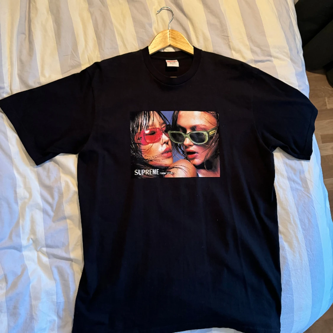 Supreme t-shirt 