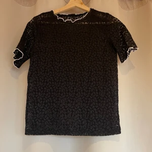 Svart genomskinlig t-shirt - Söt t-shirt från Zara i Strl S🤩