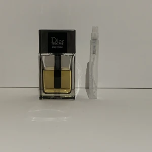 Dior Homme Intense 5ml - Säljer samples av denna parfym. OBS: 1ml motsvarar ca 15 spray. Kom dm för ytterligare frågor
