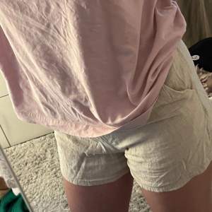 Säljer mina fina linne shorts! (Aldrig använda!💕) jätte sköna !