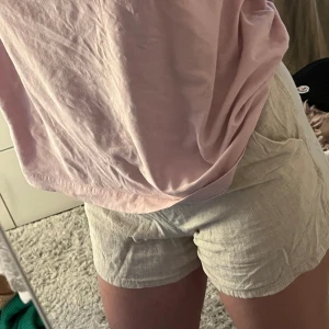 Linne shorts  - Säljer mina fina linne shorts! (Aldrig använda!💕) jätte sköna !