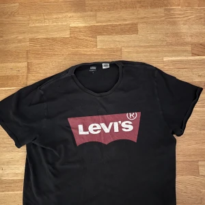Levi’s t shirt - En fin Levi’s t shirt i gott skick 7/10. 