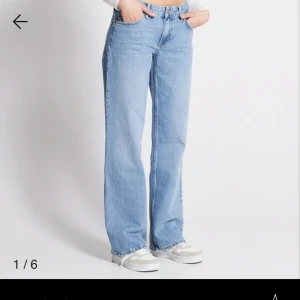 Low waist jeans - Från lager, storlek xs. Nypris 400kr säljer för 200