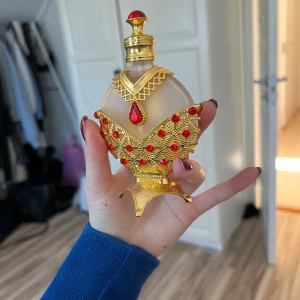 Parfym - TikTok parfym. Hareem al sultan gold. Helt oanvänd! Kommer som en olja 