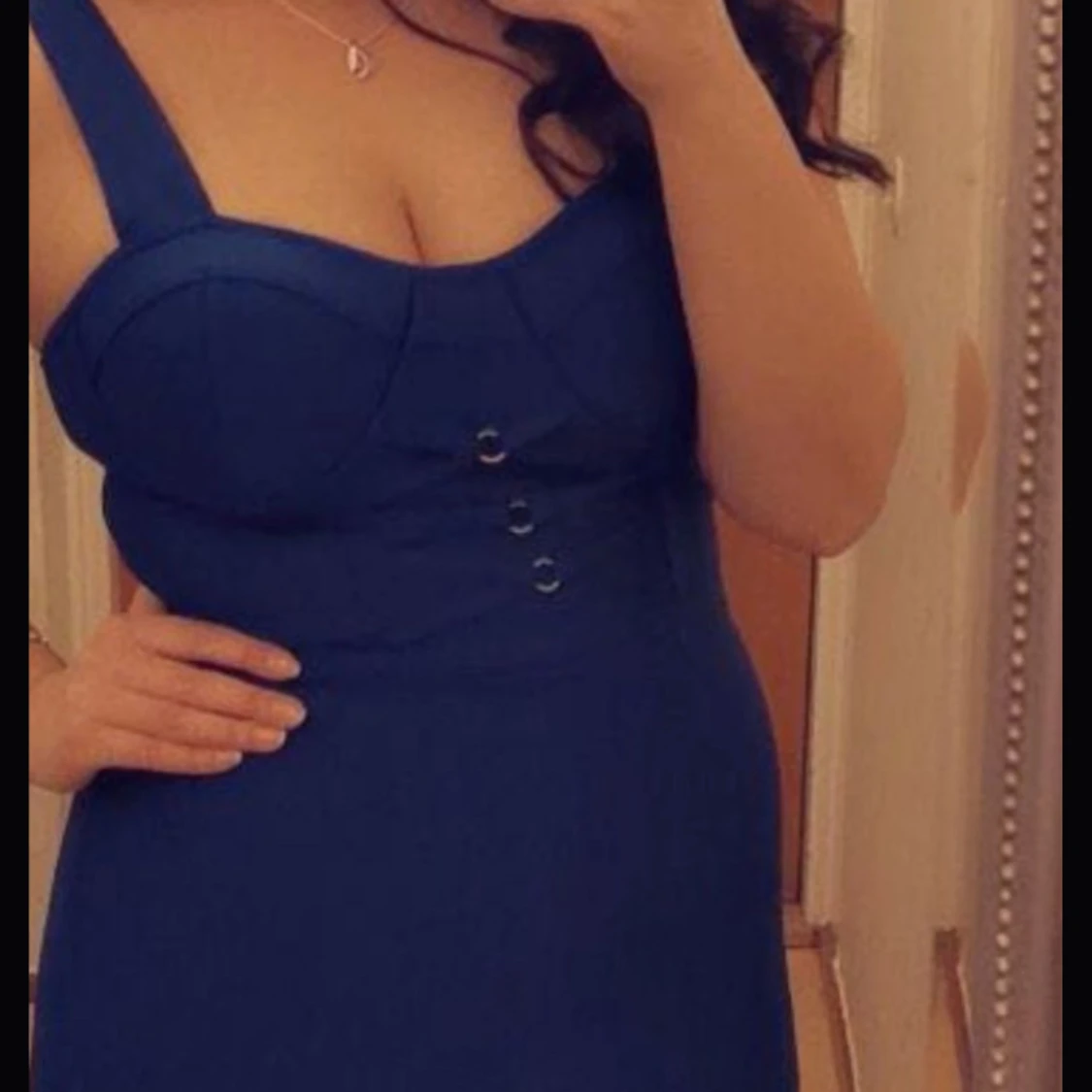 Bodyconklänning i bandagemodell med knytdetalj - 91