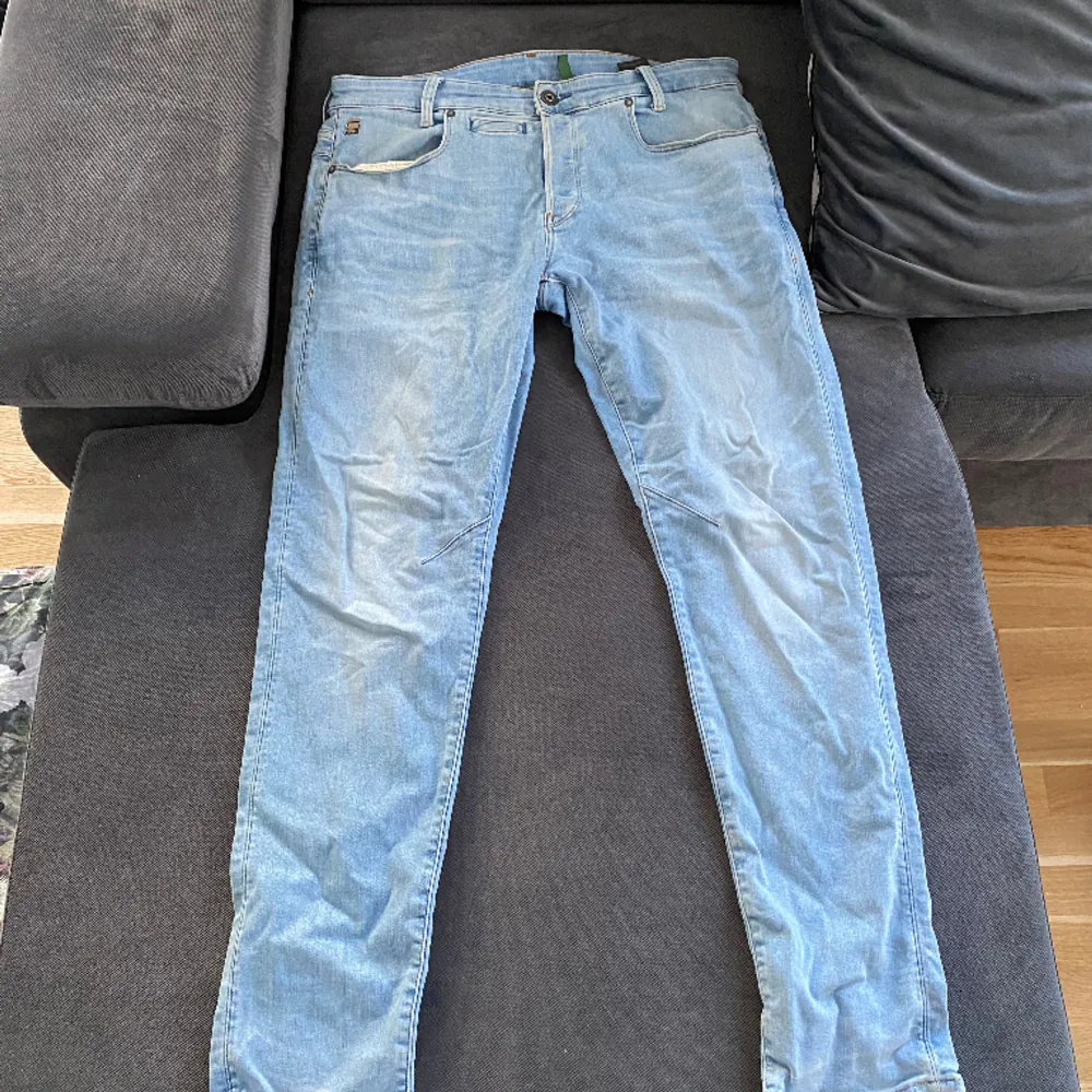 Jättefint skick på dem, ljusblå G-star Raw jeans - D-staq 5 pocket slim.  Storlek 34/34. Jeans & Byxor.