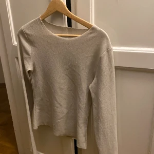 A dsgn top - Storlek M. För stor för mig så inte kommit till användning 