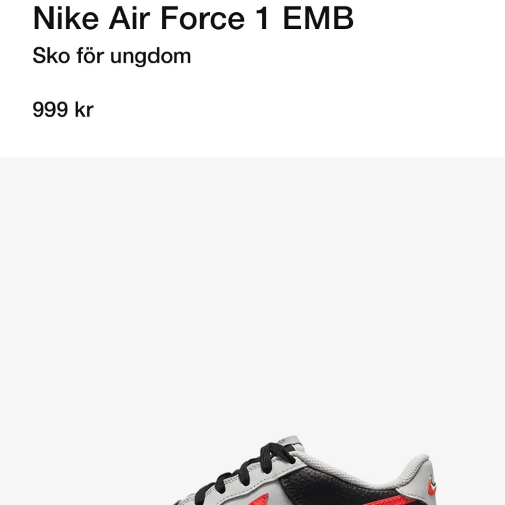 Ett par Nike skor, nästan aldrig använda! Som nya. Nypris 999!!. Skor.