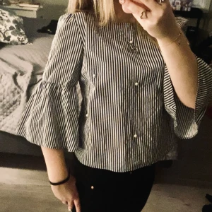 zara blus  - Jätte söt blus från Zara❤️