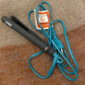 Lyko mini plattång - Har använt den max 1 gången, fick den i present men den var för lite