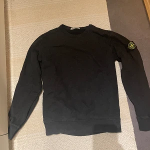 Stone island sweatshirt Small - Stone island sweatshirt storlek S