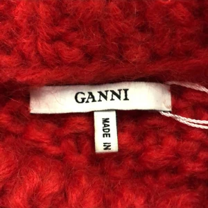 GANNI stickad tröja - Så fin tröja från GANNI. Skicka pm för bild med den på! Kan mötas upp i Stockholm eller Lund, eller frakta 😊