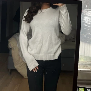 Stickad tröja  - Andvänt fåtal gånger, bara att trycka på köp nu💕