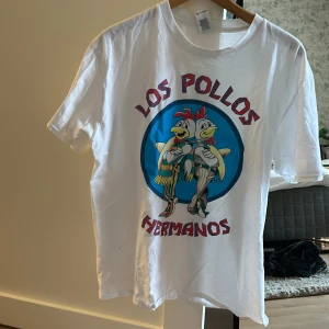 Los pollos hermanos t-shirt (L)  - Riktigt fet t-shirt från tv-serien breaking bad. Storleken är L. 