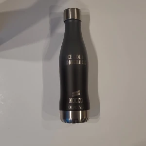 Nocco vattenflaska - Helt ny nocco x glacial stålvattenflaska mycket limiterad.  