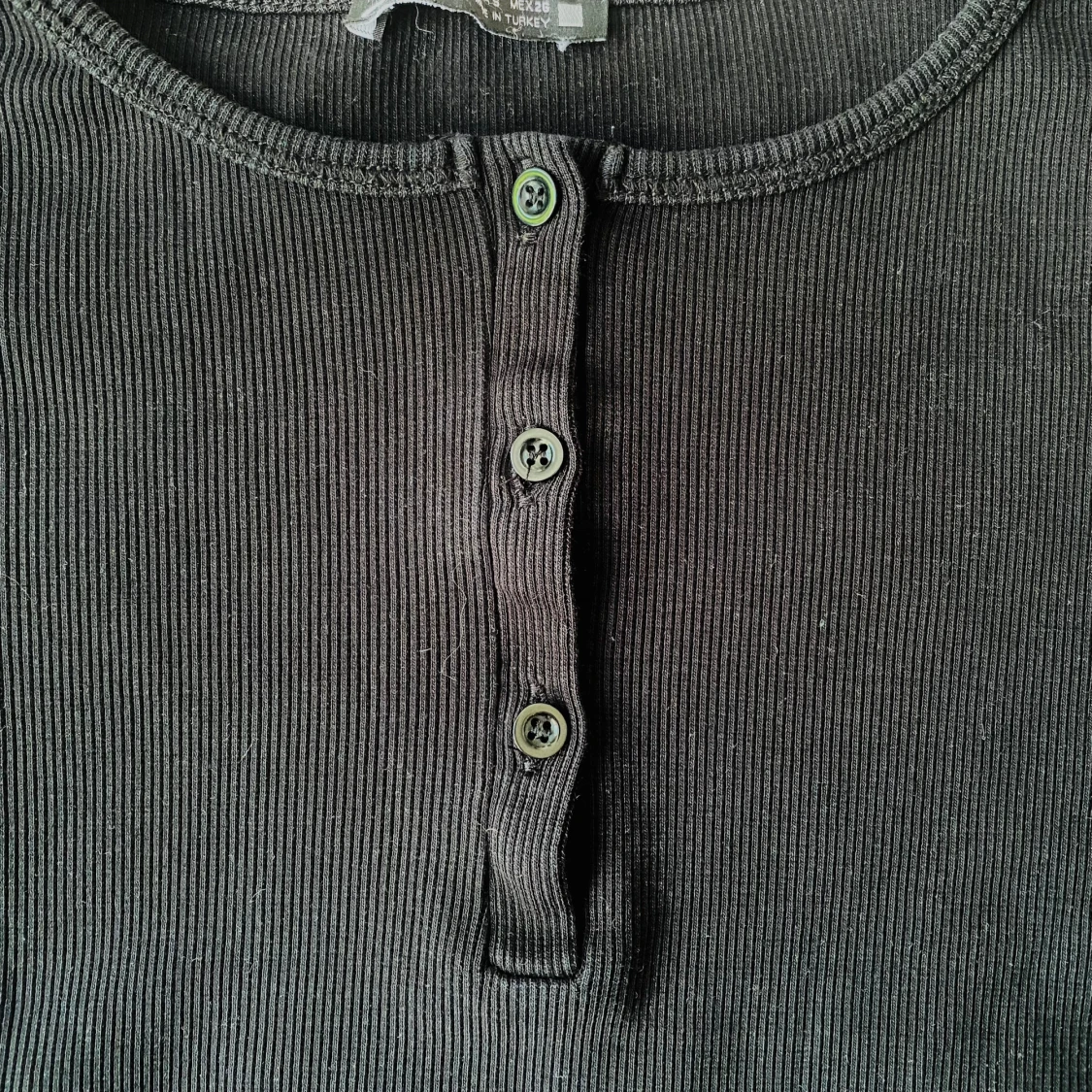 Svart croptop från Zara - 90